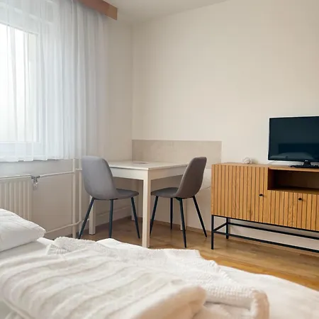 Δωμάτια σε οικογενειακή κατοικία Leo's *