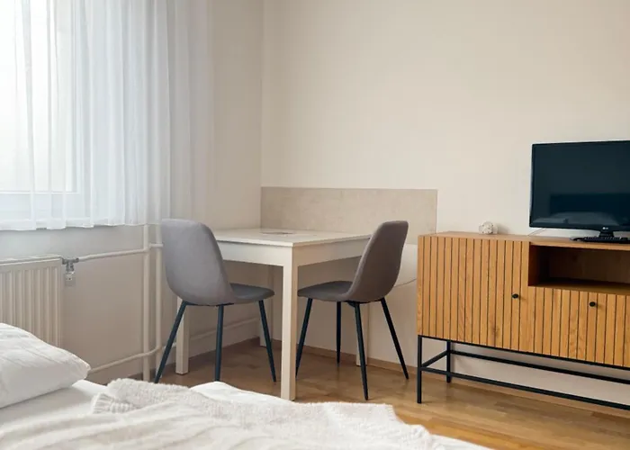 Δωμάτια σε οικογενειακή κατοικία Leo's *